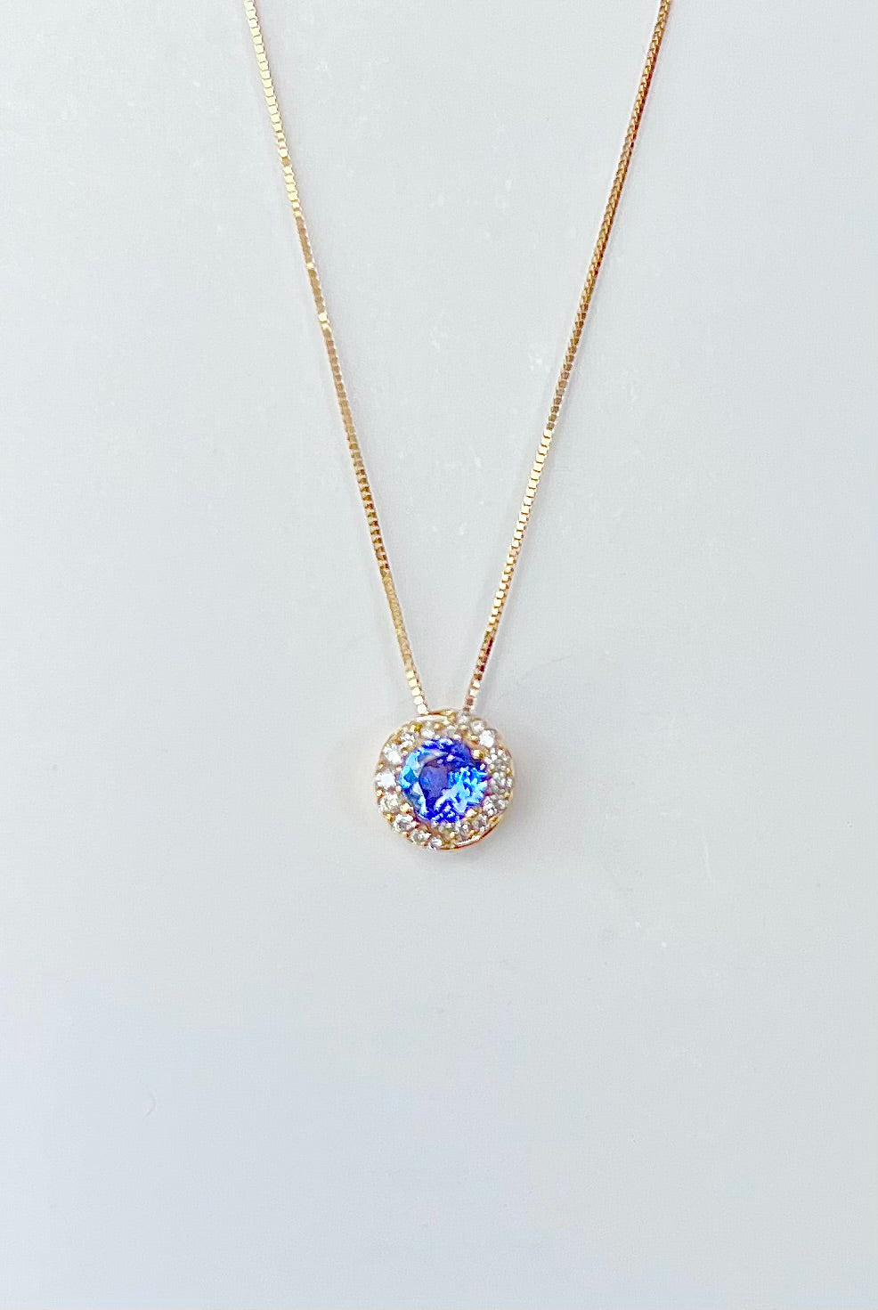 Tanzanite Stone Diamonds Necklace 10K